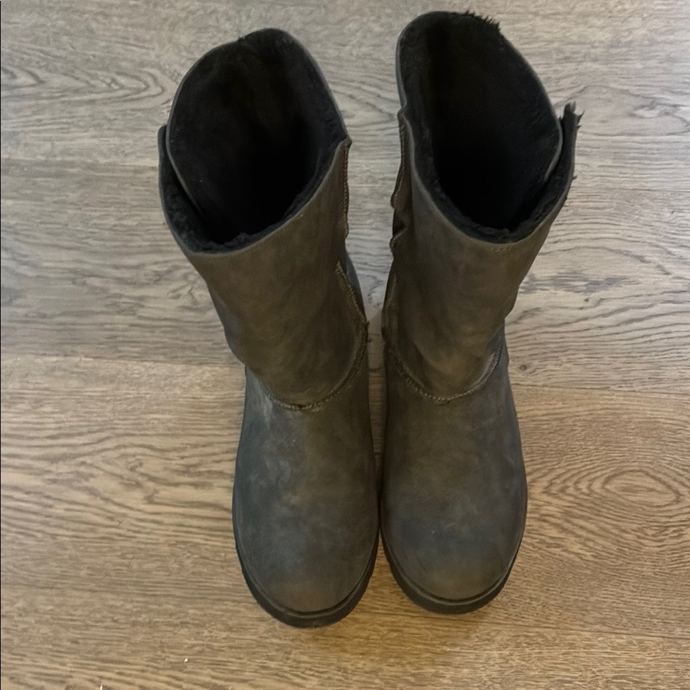 Skechers Black Winter Boots Durable Pull-On Design